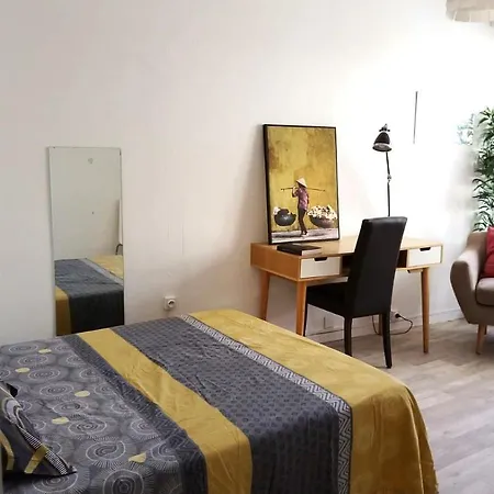 Beautiful Flat 6 People Center Town شقة