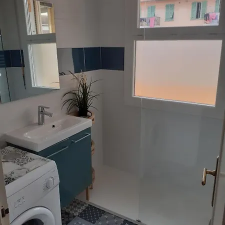 Beautiful Flat 6 People Center Town شقة