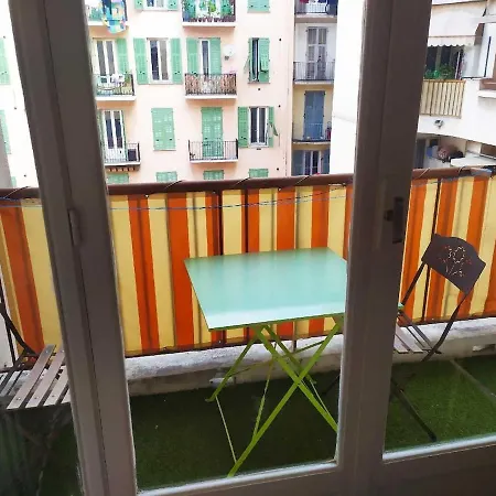 Beautiful Flat 6 People Center Town Apartamento